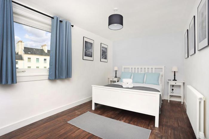 joivy contemporary royal mile apartment w balcony