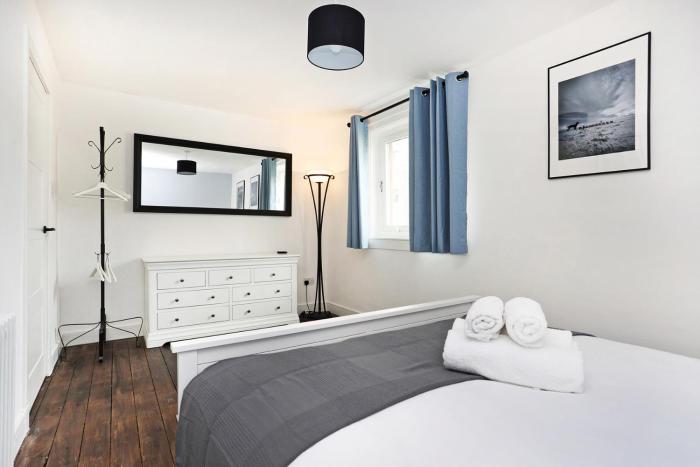 joivy contemporary royal mile apartment w balcony
