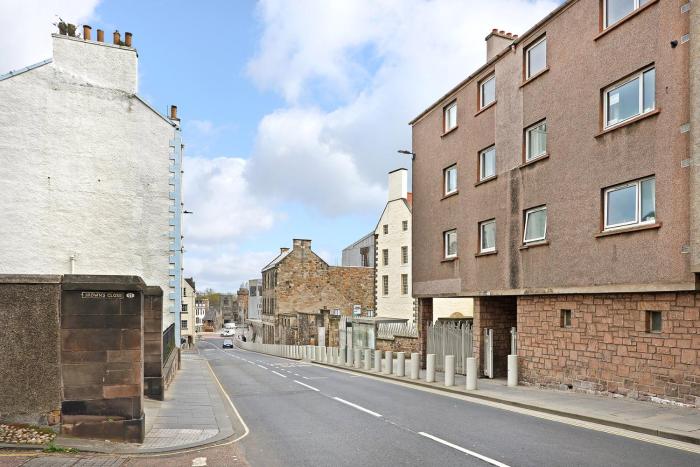 joivy contemporary royal mile apartment w balcony