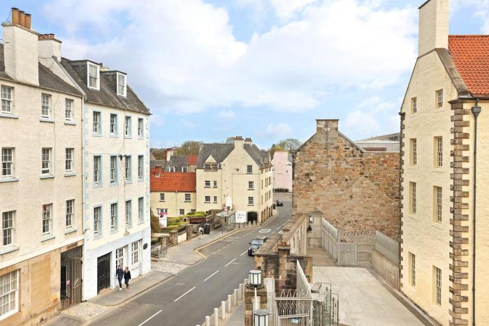 joivy contemporary royal mile apartment w balcony