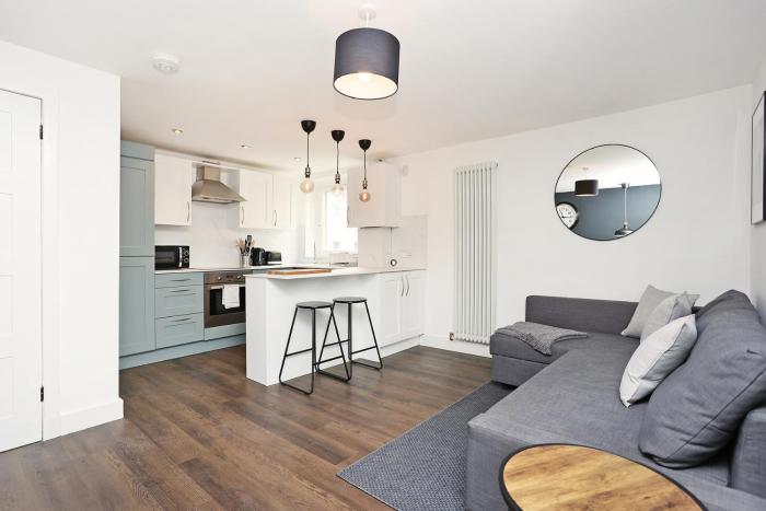 joivy contemporary royal mile apartment w balcony