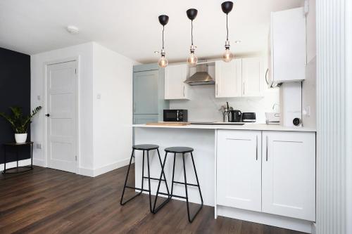 joivy contemporary royal mile apartment w balcony
