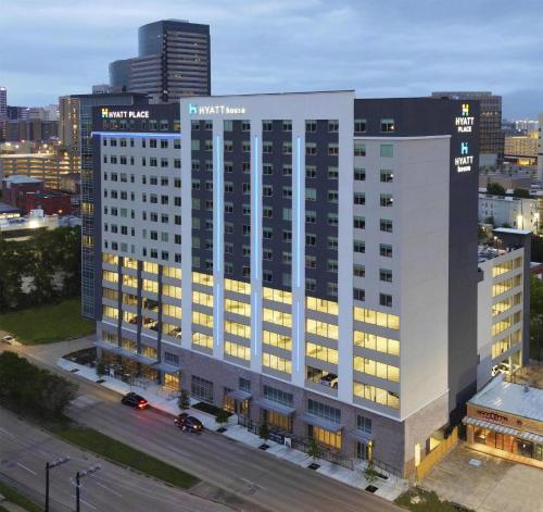 hyatt place houston medical center