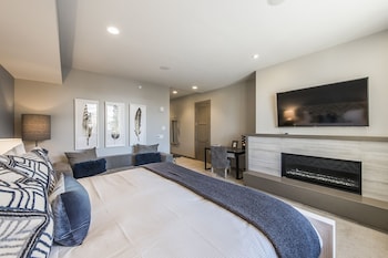 Platinum Four Bedroom Suite 4 Apartment Hotel By Redawning,6702 Stein Circle,2 star