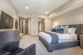 Platinum Four Bedroom Suite 4 Apartment Hotel By Redawning,6702 Stein Circle,2 star