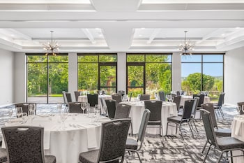 lodge geneva national