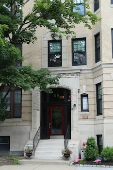maverick suites at 89 marion