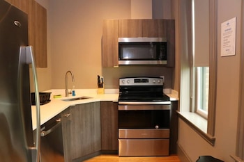 Maverick Suites At 89 Marion,,2 star