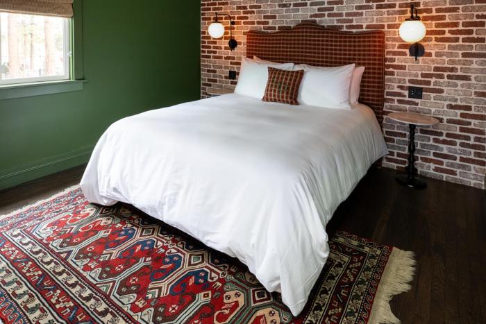 n p boutique lodge