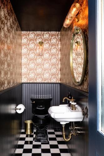 n p boutique lodge