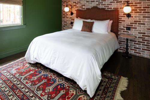 n p boutique lodge