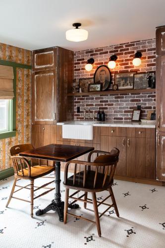 n p boutique lodge