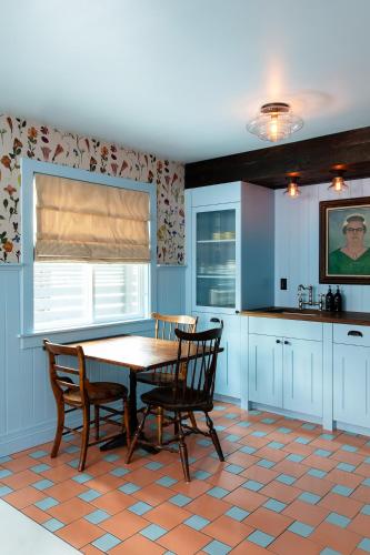 n p boutique lodge