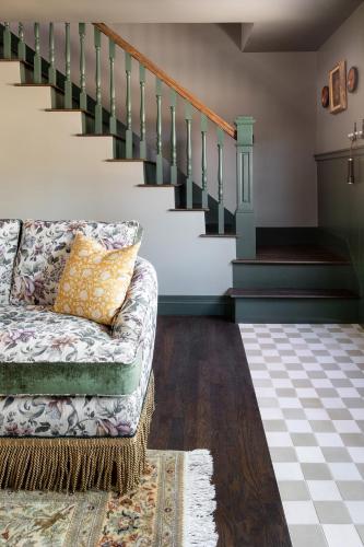 n p boutique lodge
