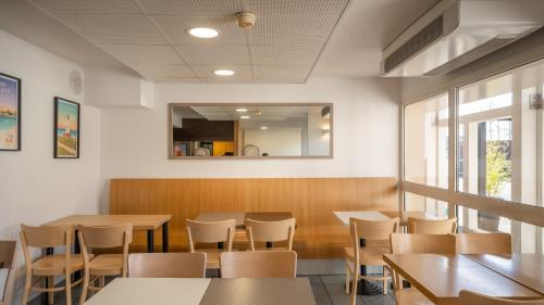 kyriad eco lorient lanester