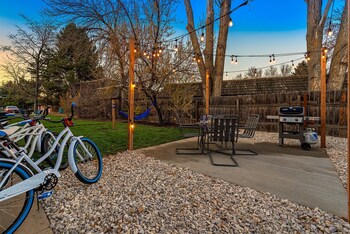 Couple’S Getaway | Dog Friendly, Bike To Old Town!,,3 star