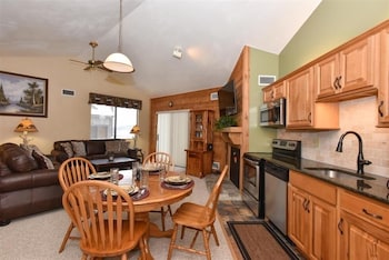Seven Springs 1 Bedroom Premium Condo, Ski In/Ski Out By Redawning - Save 10% On 3 Nights, 15% On 5 Nights!,,3 star