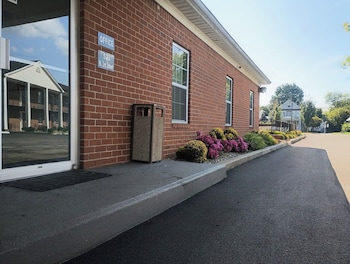 Bourbon Capital Inn,523 N Third Street,3 star