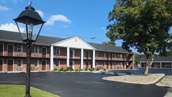 Bourbon Capital Inn,523 N Third Street,3 star