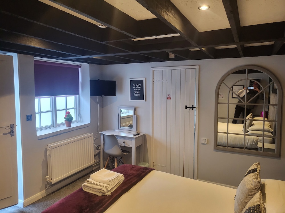 oyo watton vibe hotel