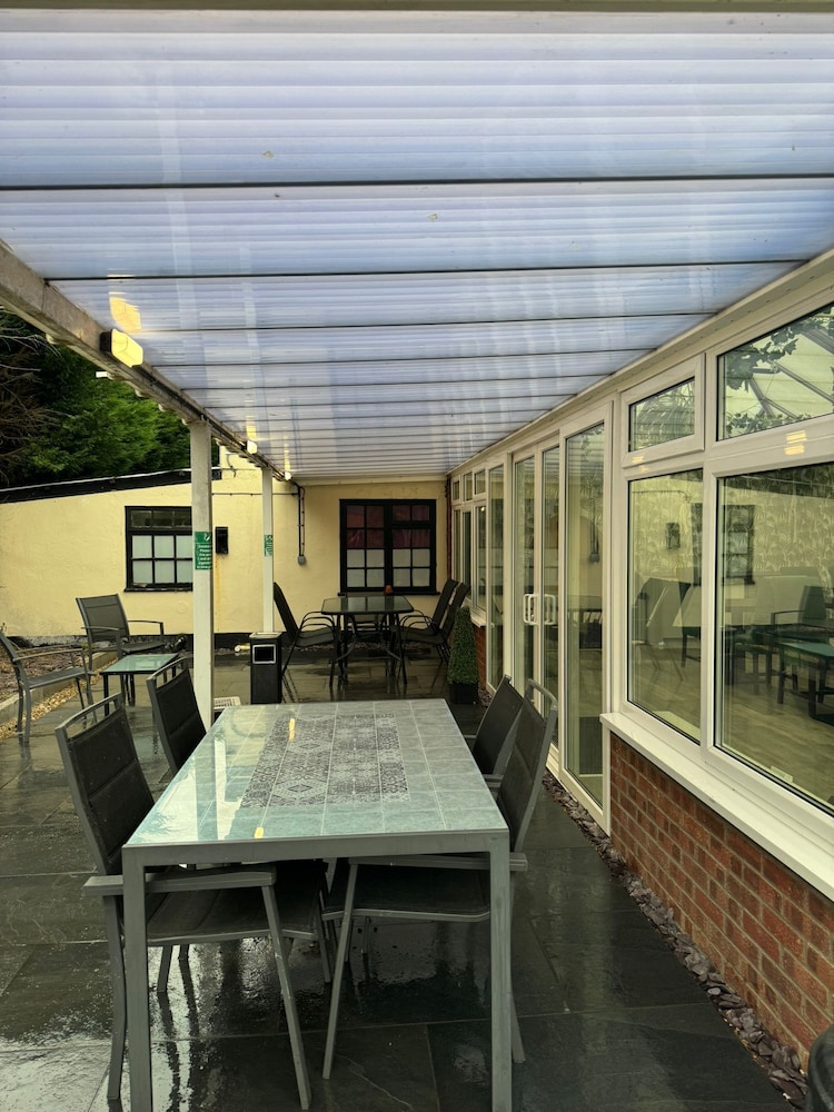 oyo watton vibe hotel