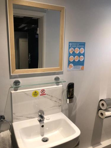 oyo watton vibe hotel