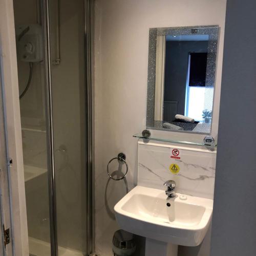 oyo watton vibe hotel