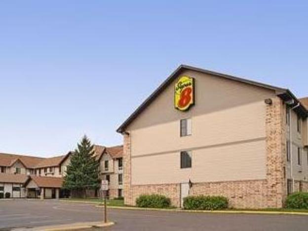 Norwood Inn & Suites - Roseville