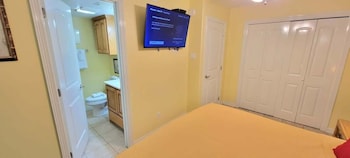 Habitat #23 1 Bedroom Home By Redawning,104 E Parade Dr,3 star