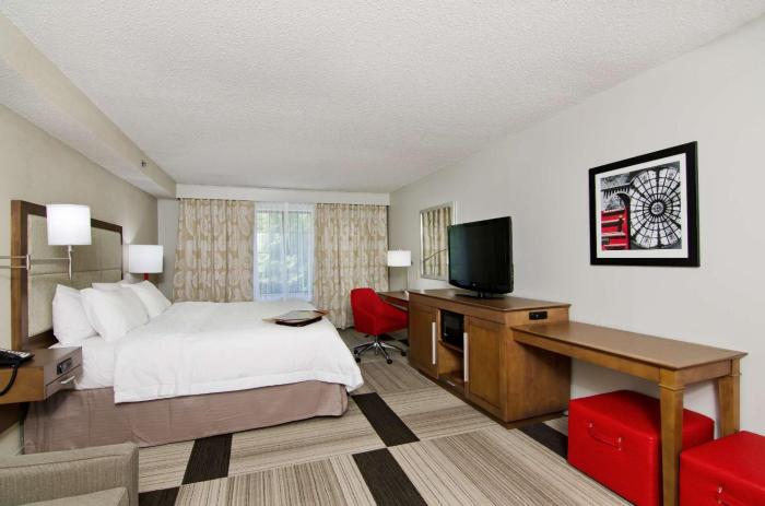 hampton inn salem va
