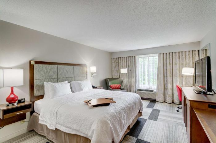 hampton inn salem va