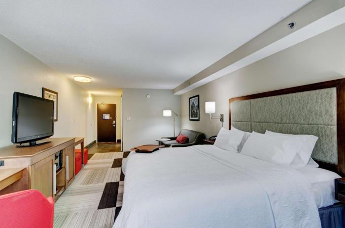 hampton inn salem va
