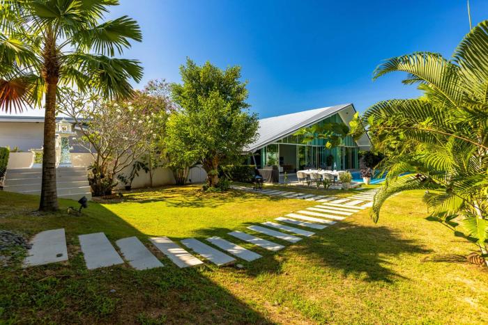 large private pool villa with 7 br 7b