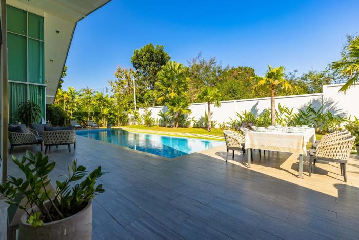 large private pool villa with 7 br 7b