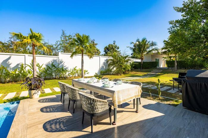large private pool villa with 7 br 7b