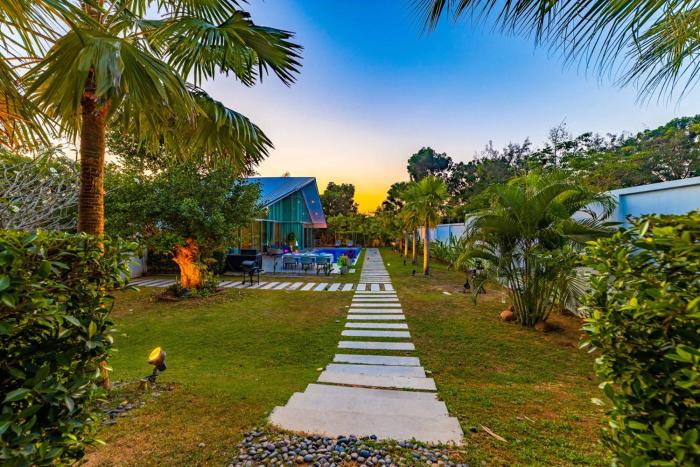 large private pool villa with 7 br 7b