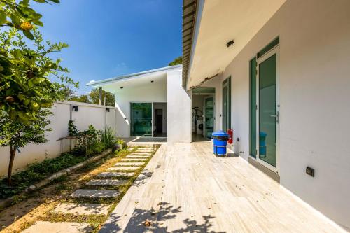 large private pool villa with 7 br 7b