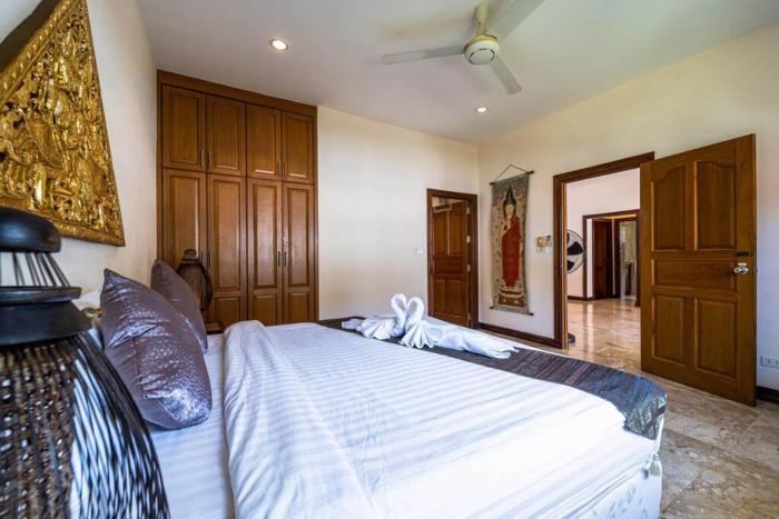 cozy 3 br pool villa close to town cv3l