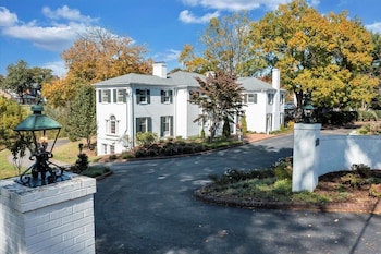 The Oakdale Inn,,4 star