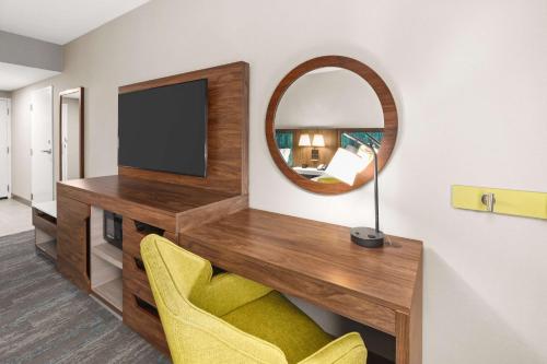 hampton inn seekonk