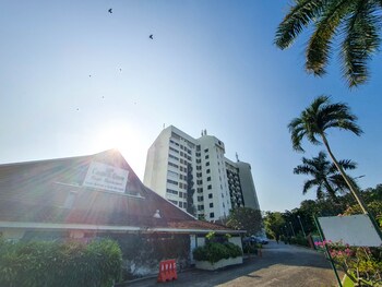 seaview condo regency