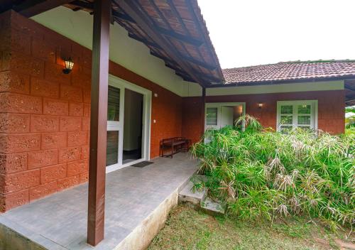 Clover Holiday Village,Panchayat Office, Jagenahalli Village,3 star