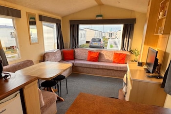 3 Bedroom, 8 Berth, Cosy Static Family Caravan,,3 star