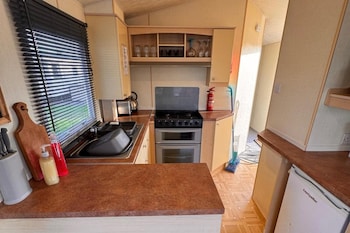 3 Bedroom, 8 Berth, Cosy Static Family Caravan,,3 star