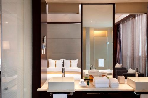 crowne plaza shanghai jinxiu an ihg hotel