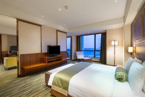 crowne plaza shanghai jinxiu an ihg hotel