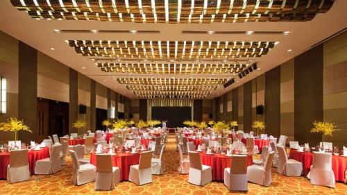 crowne plaza shanghai jinxiu an ihg hotel