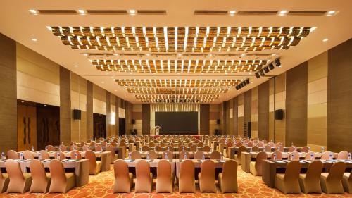 crowne plaza shanghai jinxiu an ihg hotel
