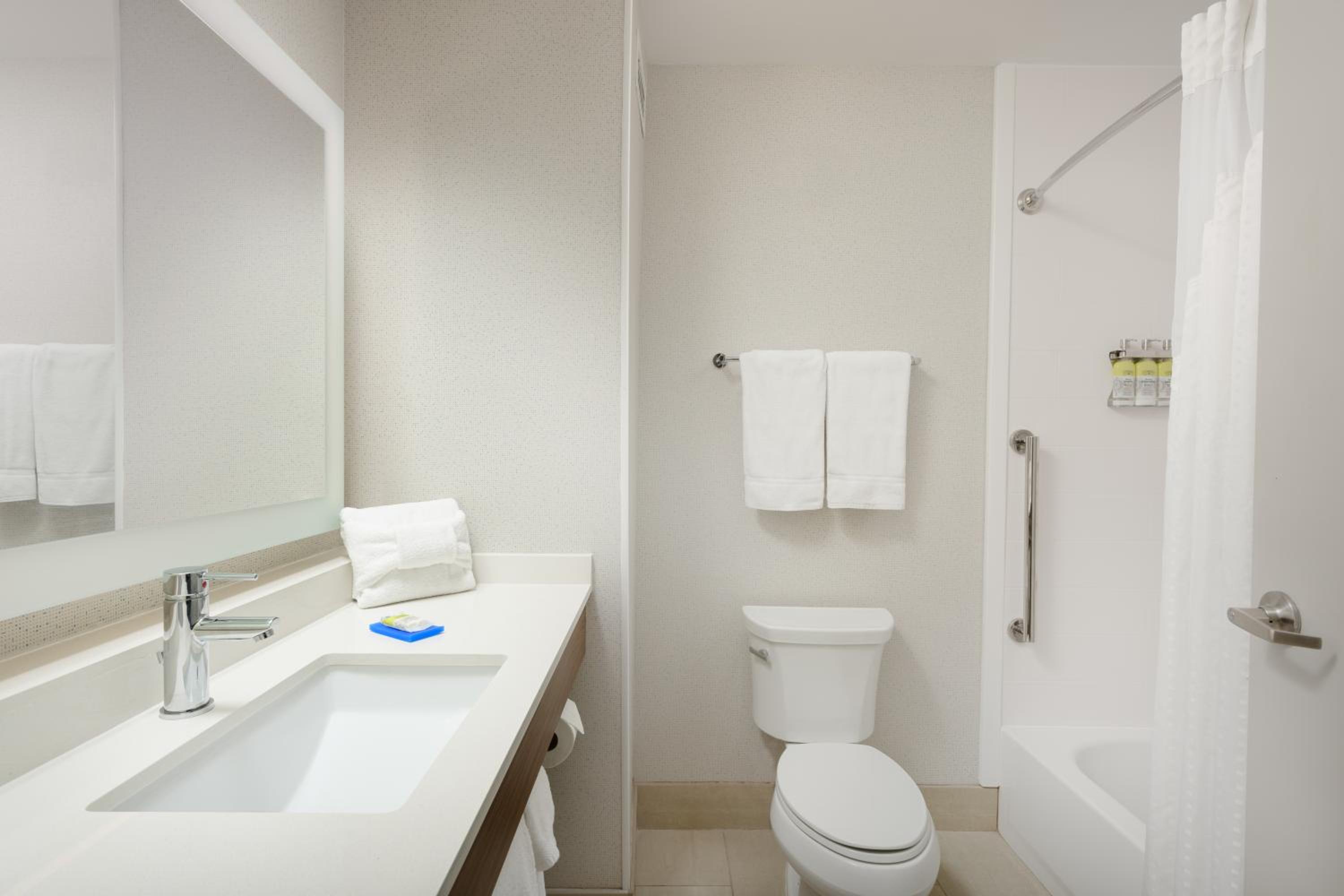 holiday inn express hotel and suites tullahoma by ihg