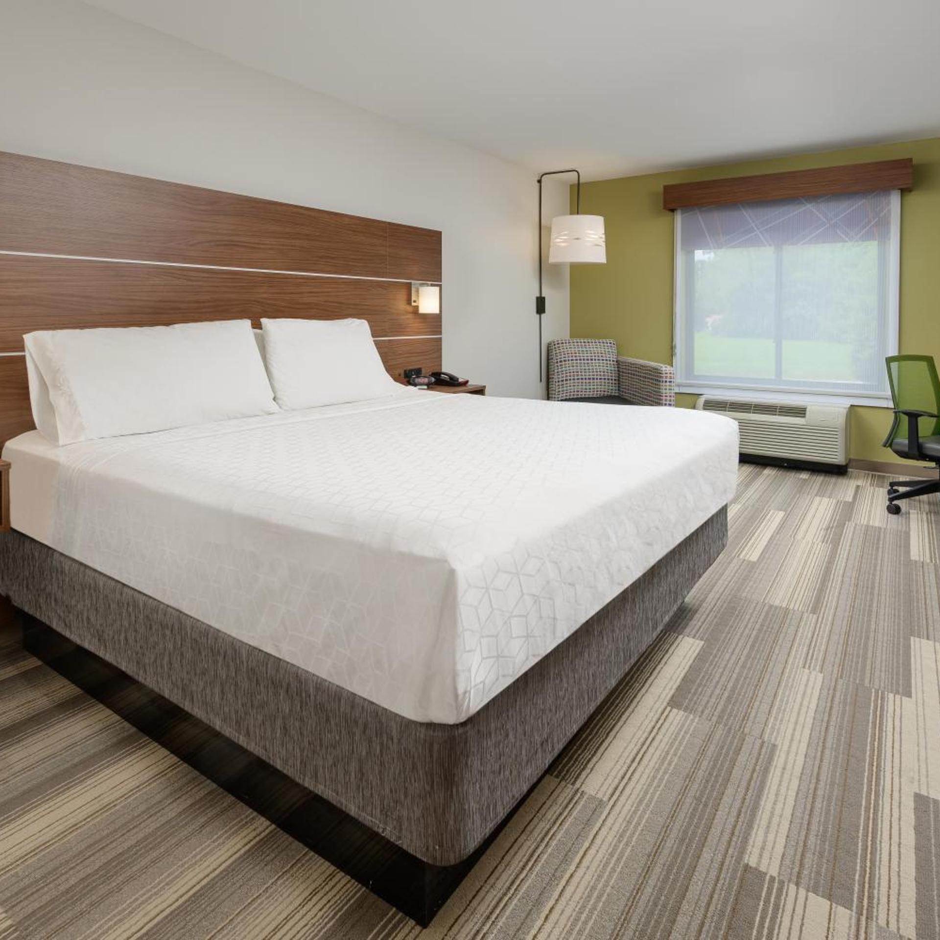 holiday inn express hotel and suites tullahoma by ihg